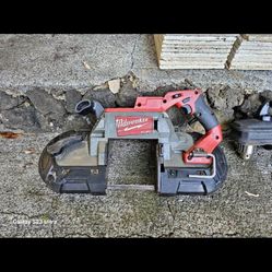 Milwaukee M18 Deep Cutt Bandsaw
