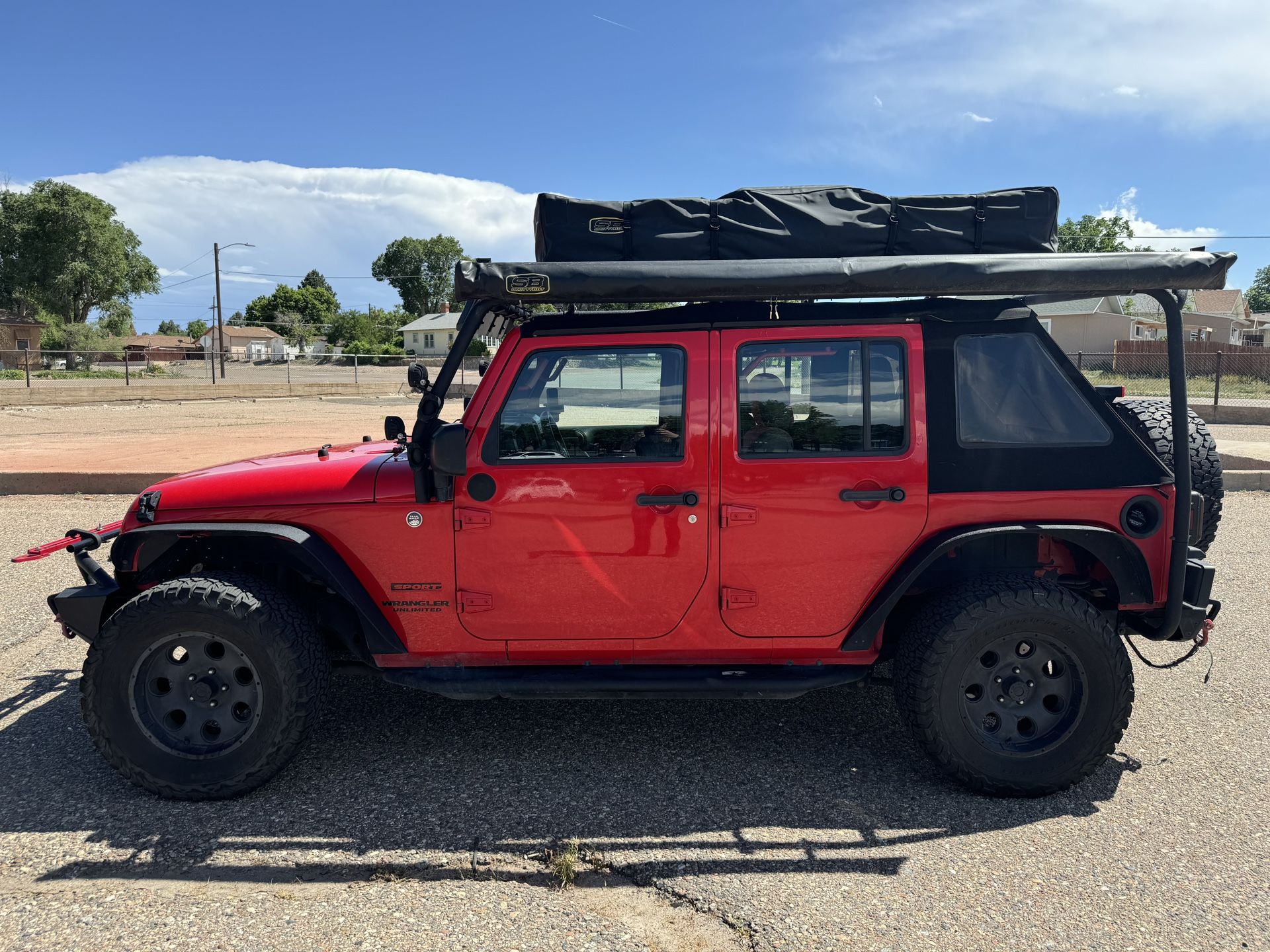 Smittybilt Gen 2 XL Rooftop Tent, 8’ Awning, And Screen Enclosure