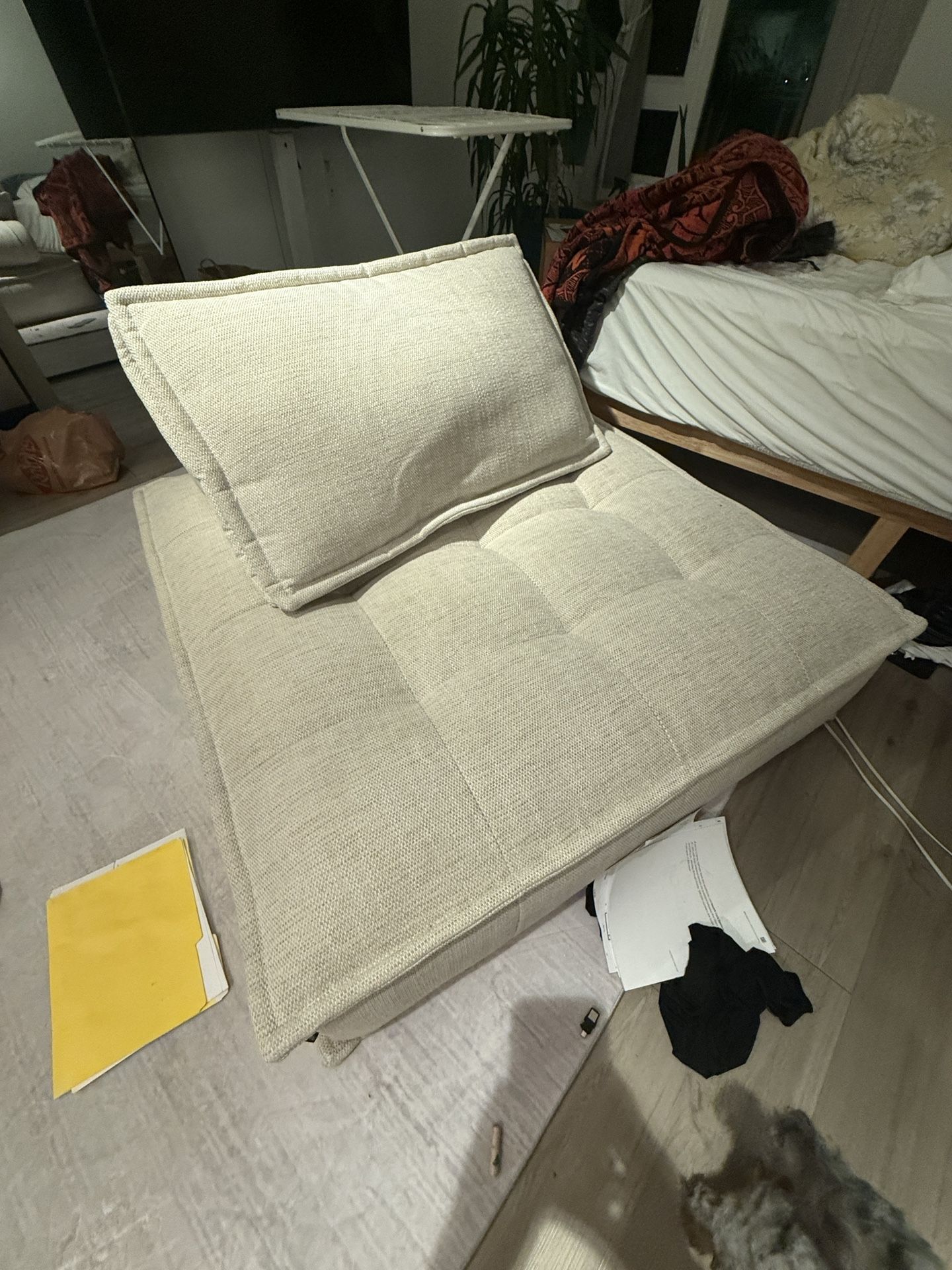 HD Buttercup Ottoman/lounge Chair/small Couch