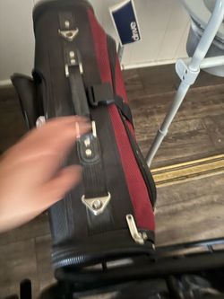 Rolling suitcase
