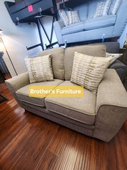 Sofa and Loveseat Taupe Chenille fabric, New Especial price