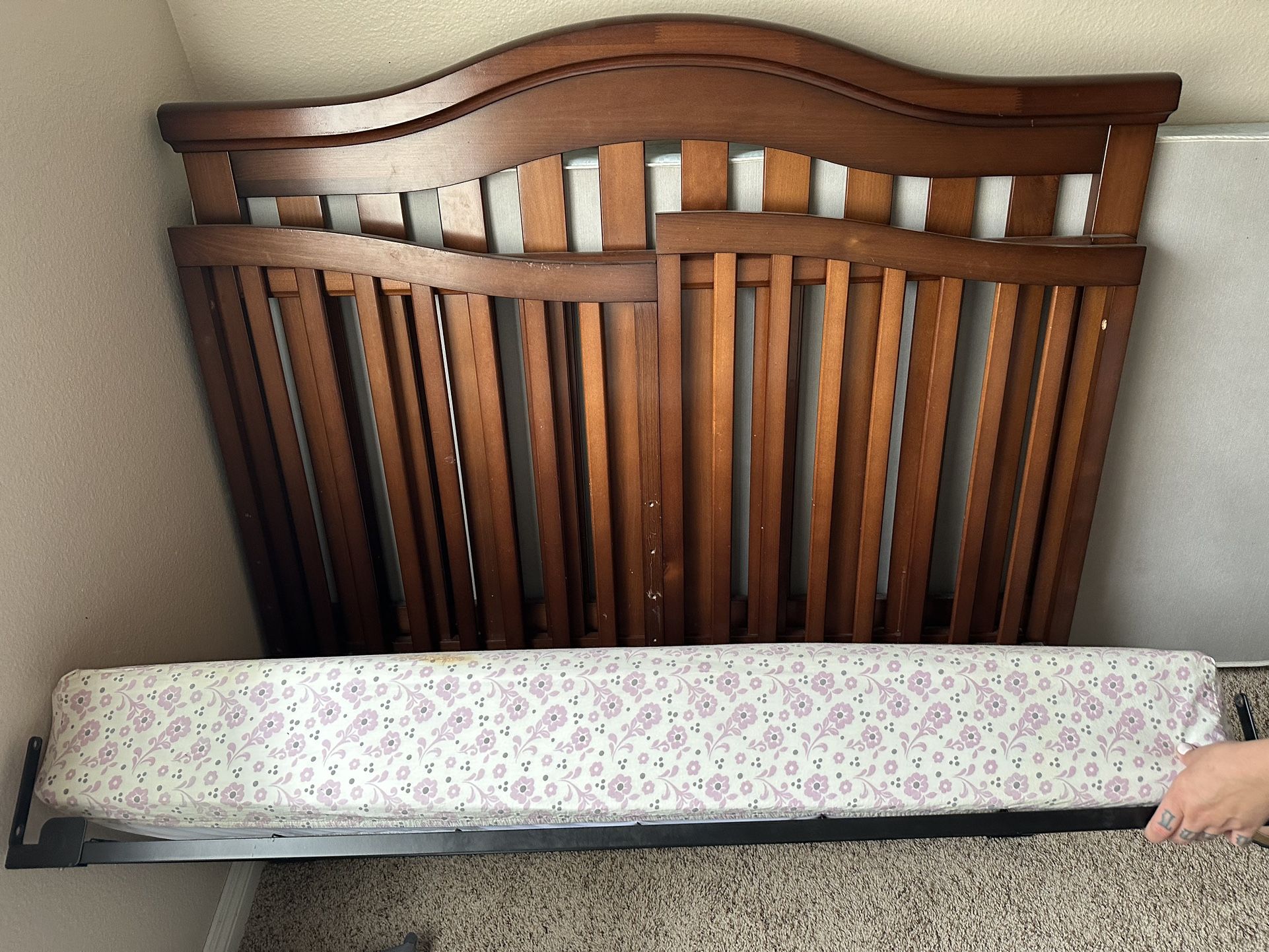 Crib With Changing Table And Bedding