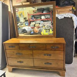 7 Drawer Wood Dresser w/ Mirror