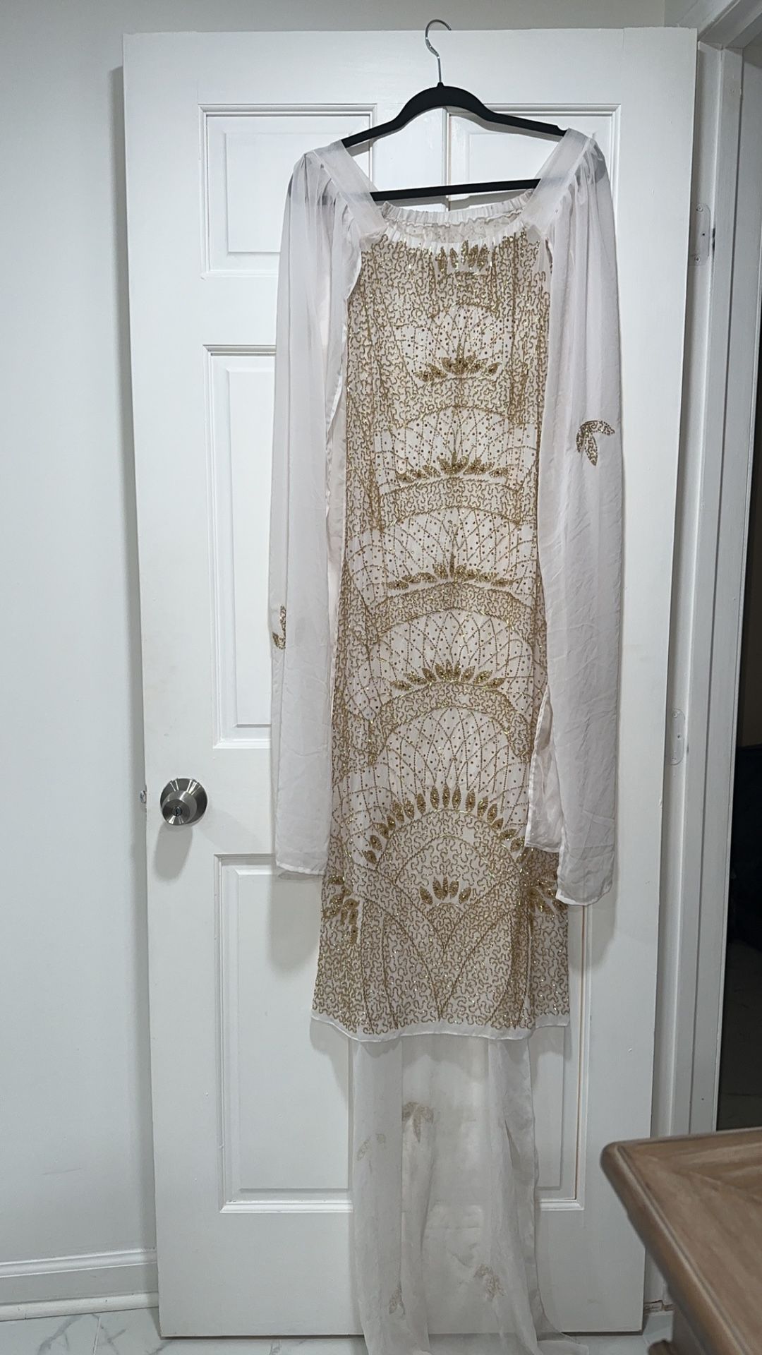 White and Gold Bridal Dir3 