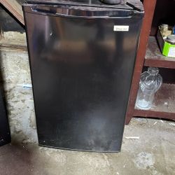 Mini Fridge 