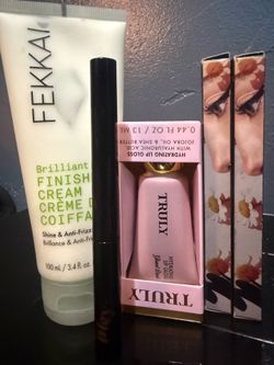 ✨ BRAND NEW "Clean Girl" Hair & Lip Glow Kit (Fekkai + Truly) ✨
