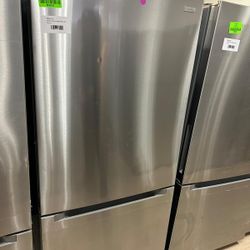 Vissani MDBF18SS 18.7 cu. ft. Bottom Freezer Refrigerator