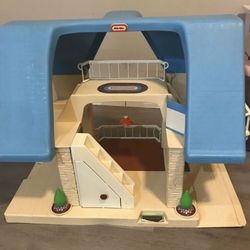 Rare Little Tykes House