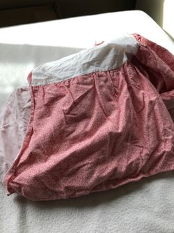 Crib skirt