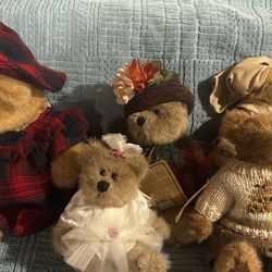 Set Of 5 Boyd’s Bears