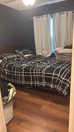 Bed frame queen