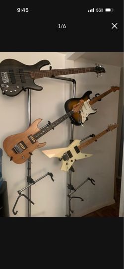 Guitar hanger