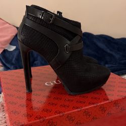 Black Multi Leather  Guess Borrows Size 7