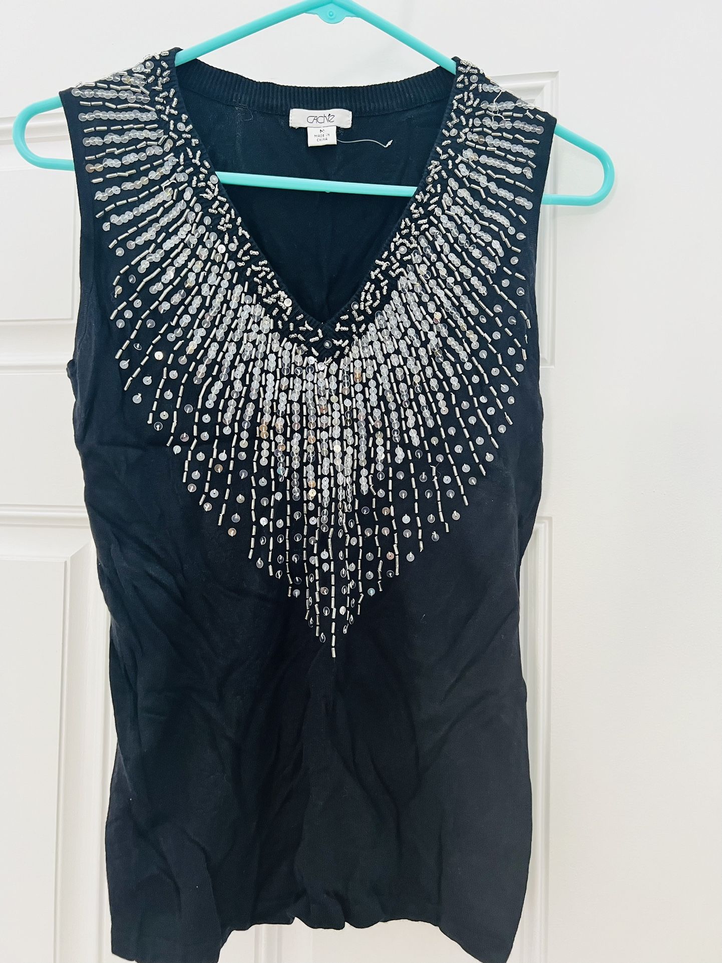 Nice women’s shirt size (m) only $10