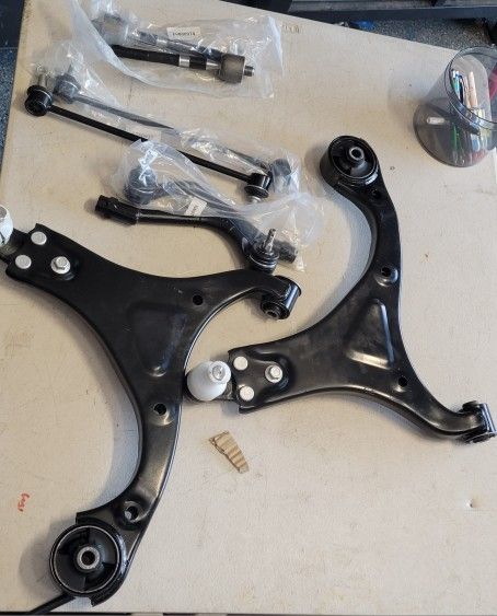 2011--2014 Hyundai Sonata  2.4 Front Suspension Rebuild Kit 