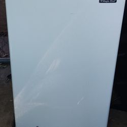 Small  Refrigerator Working Excelent Condition 