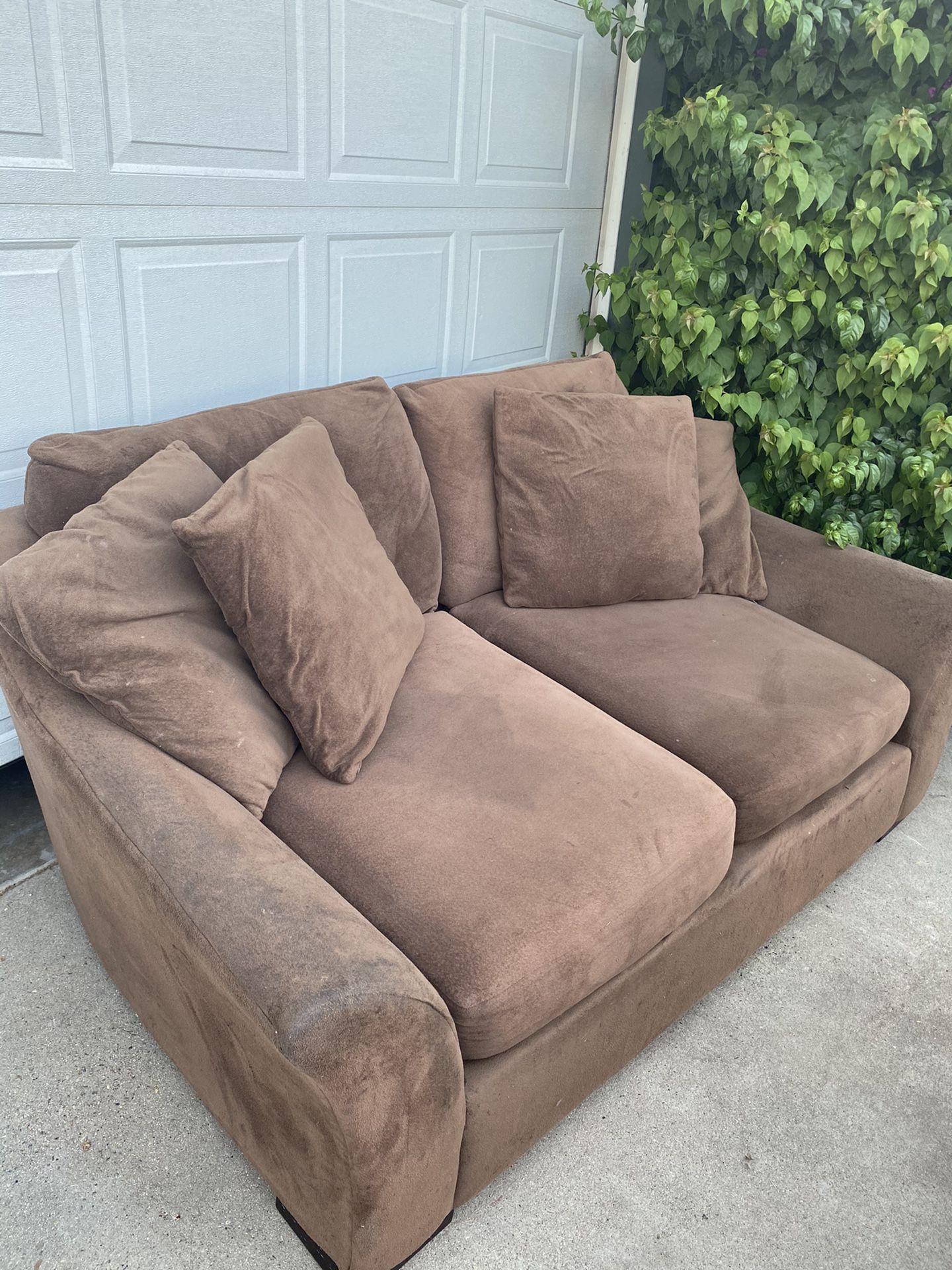 Free big comfy couch (needs cleaning)