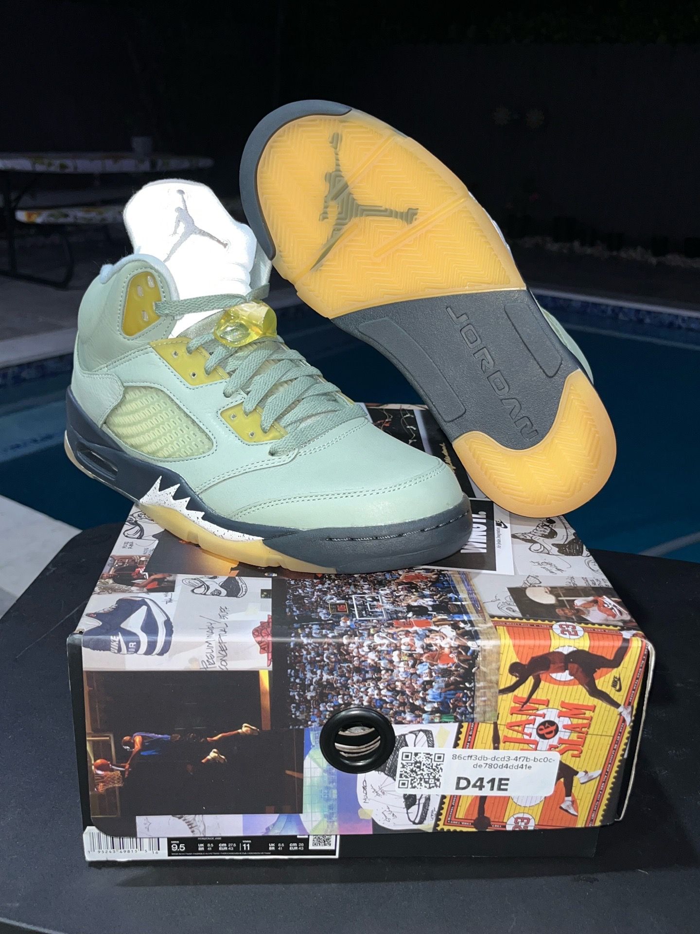 Jordan retro 5 size 9.5 Men