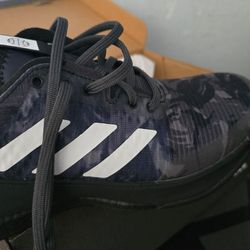 Women's Adidas Sneakers 