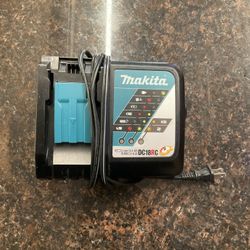Makita Fast Charger 