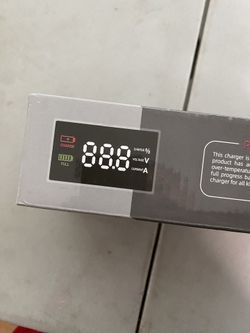 Foxsur 12V 2A smart battery charger