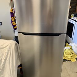 Insignia Refrigerator