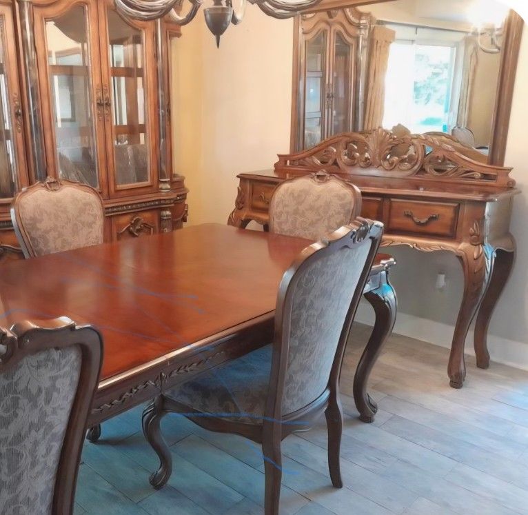 Dining Set with China Cabinet & Cocktail Table