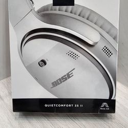 BOSE QUIETCONFORT 35 II HEADPHONES. NEW