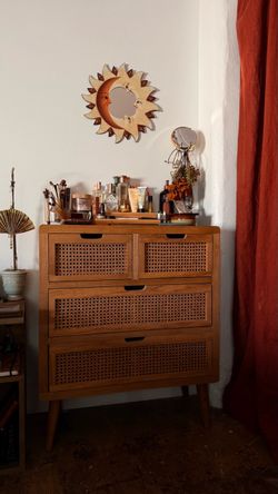 DRESSER