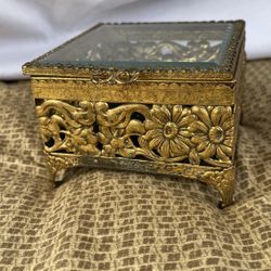 Vintage Hollywood Regency gold filigree jewelry casket