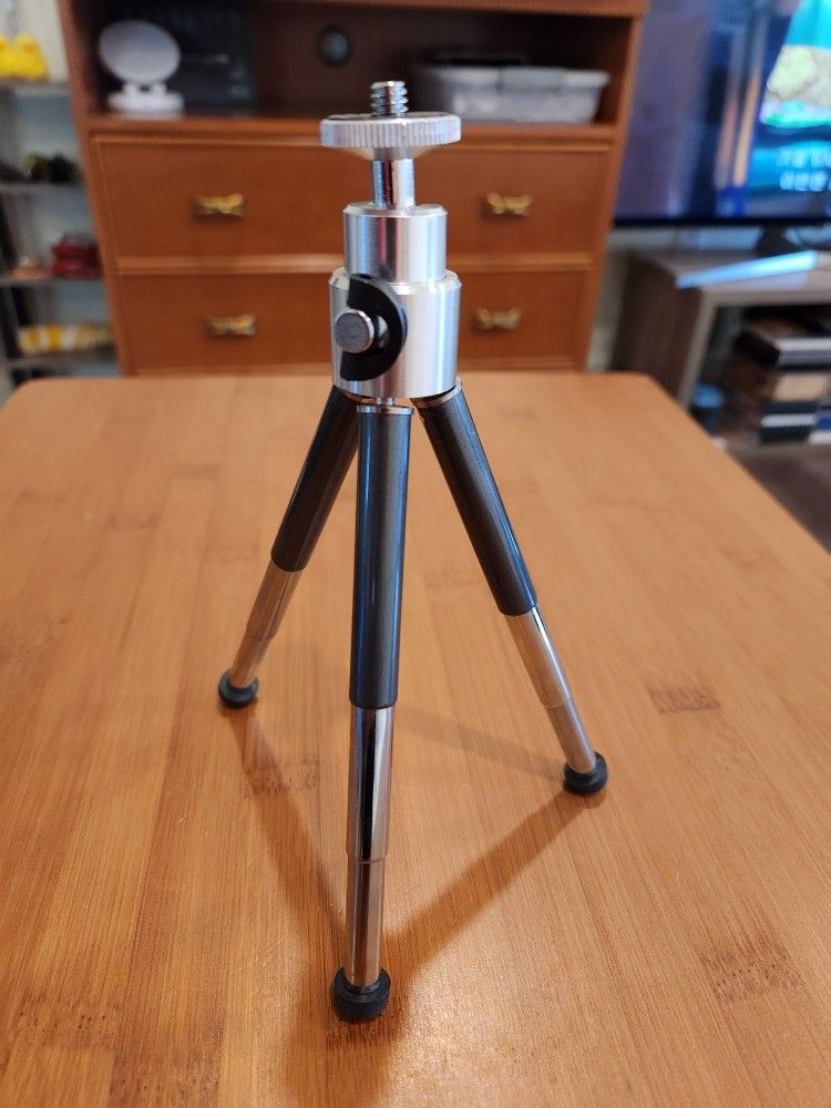 Targus Mini Tabletop Tripod Ball Head 4.75 - 7in, good condition