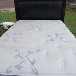 Full Size Bed 