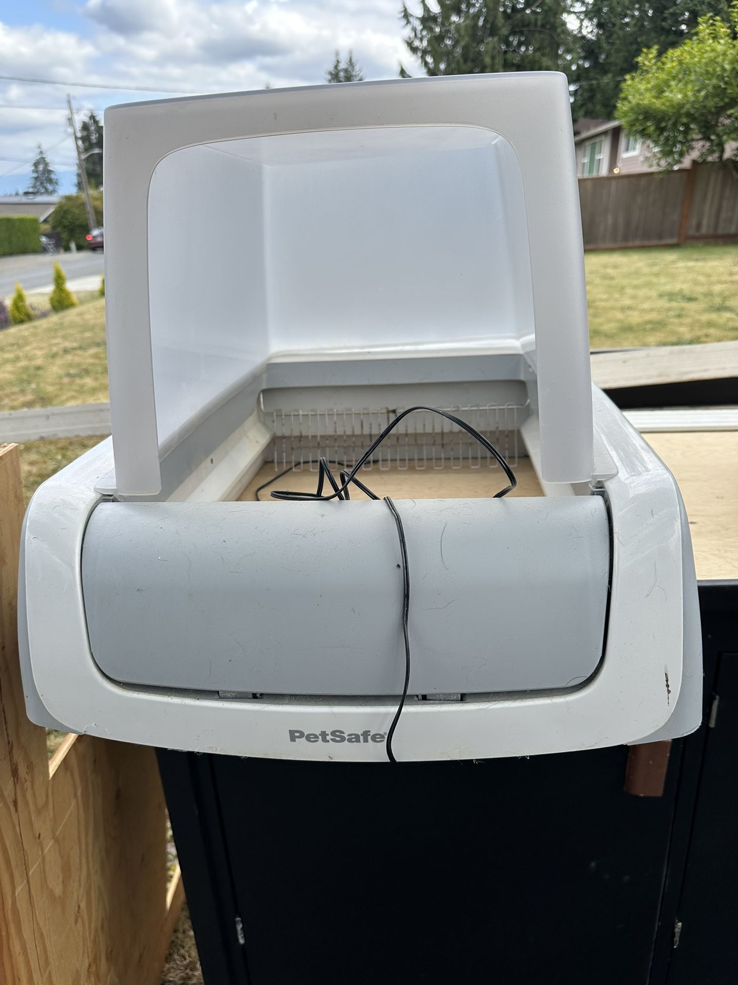 Auto Cleaning Cat Litter Box