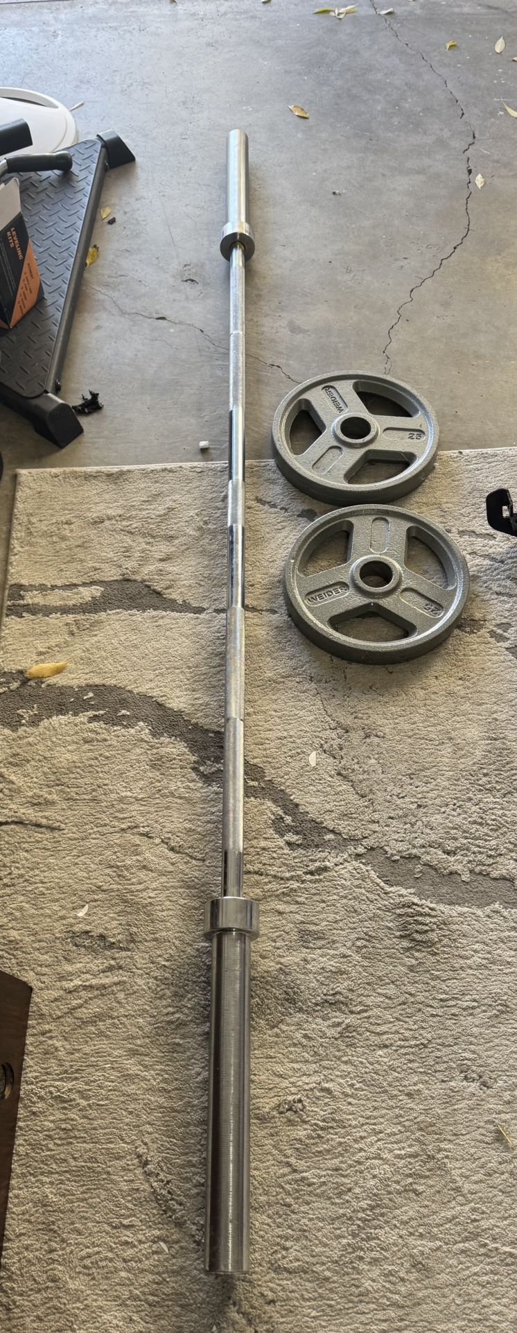 7Ft Olympic Barbell Bar With Weider Weight Plates 25 Pounds