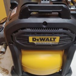 DeWalt Cordless FLEXVOLT Compressor 