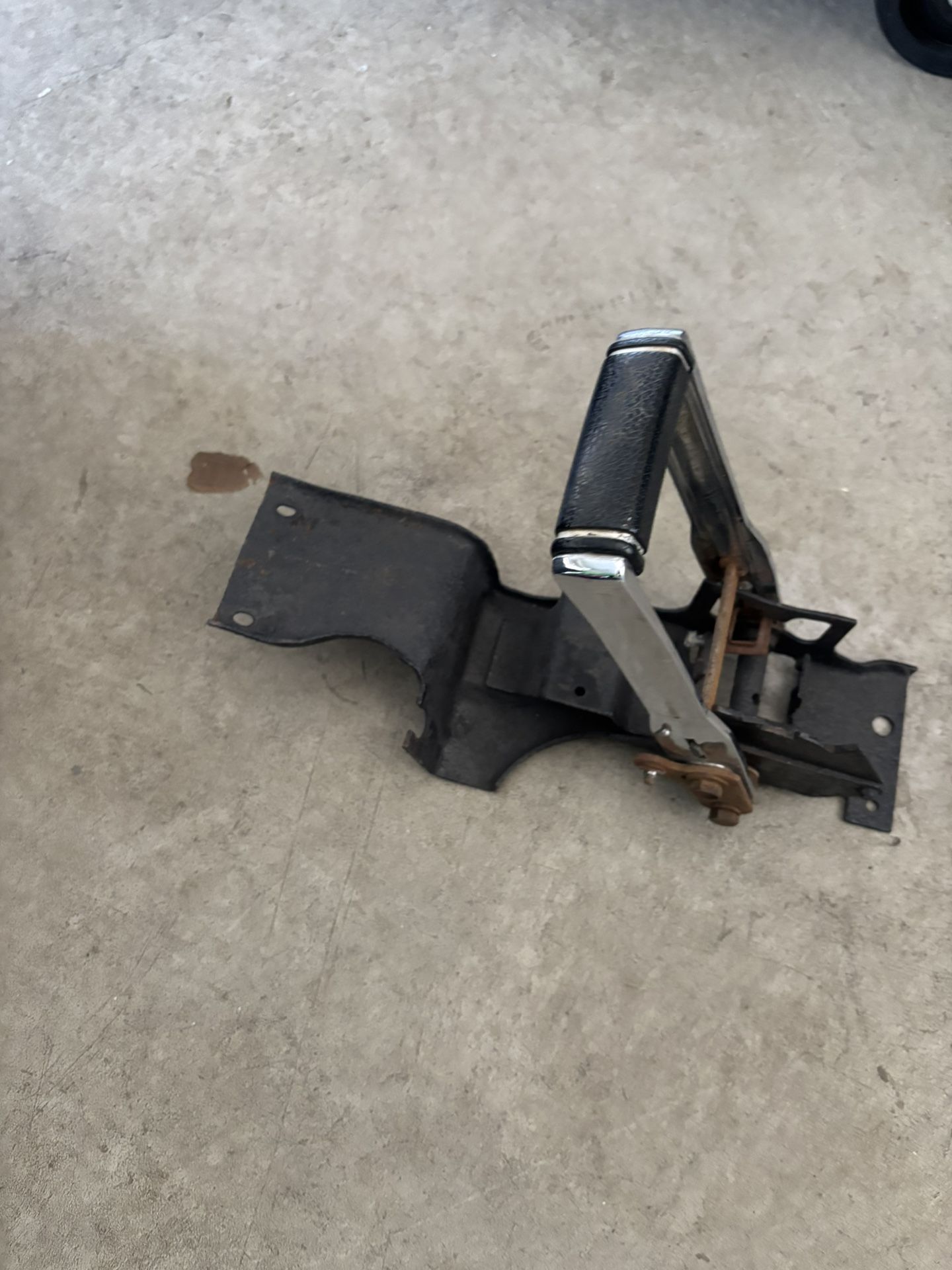 Chevrolet Chevelle 1(contact info removed) Shifter Console Center