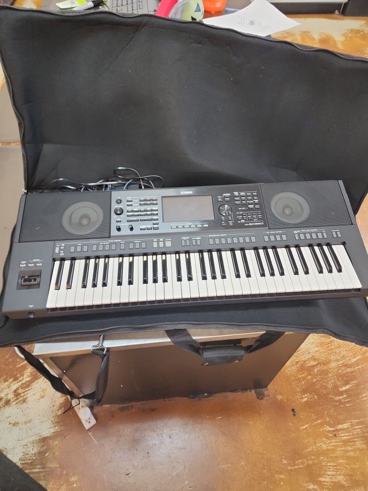 Yamaha PRS-SX920 Professional Keyboard