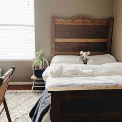Gorgeous 1800s "Full" Bed