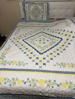2 sets of blankets reversible for twins beds