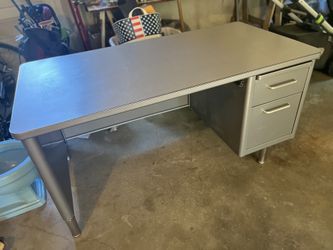 Steelcase Tanker Desk 30”x60”