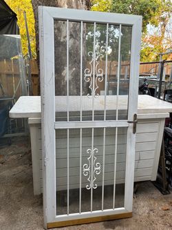 Puerta de aluminum y vidrio