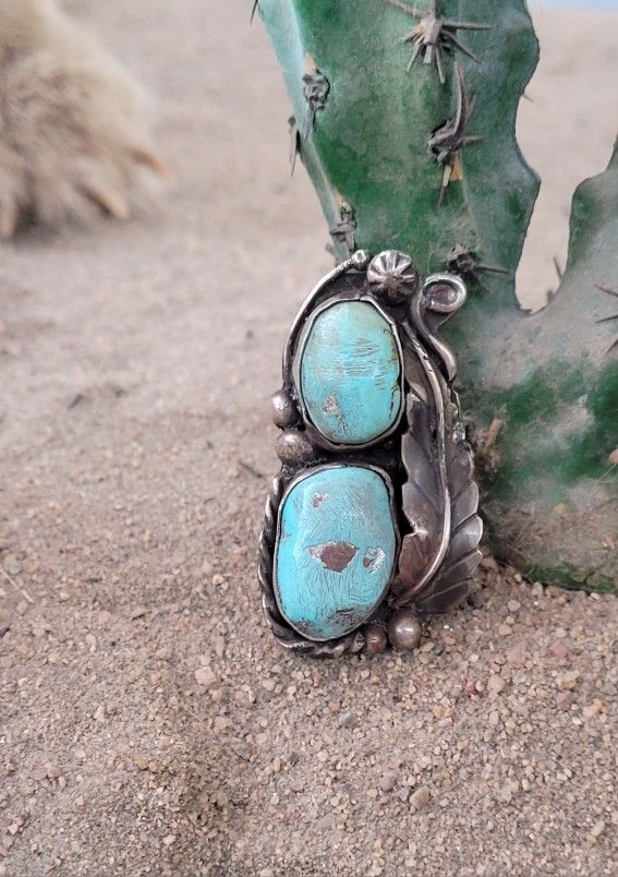 Old Pawn Native  American  Turquoise  Ring 