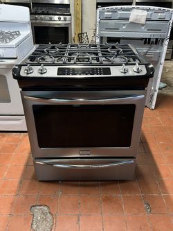 Frigidaire 30 inch slide in stainless steel gas range /estufa de gas 