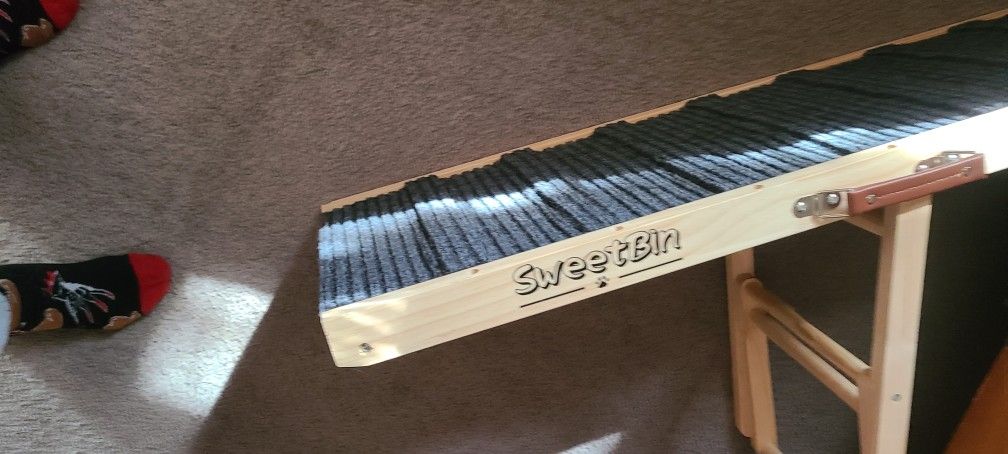 New SweetBin Dog Ramp- Holds Up To 220 Lbs.