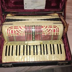 Vitalo Americano Accordion 