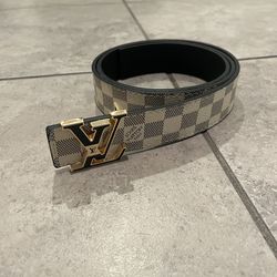 white Louis Vuitton Initiales leather belt