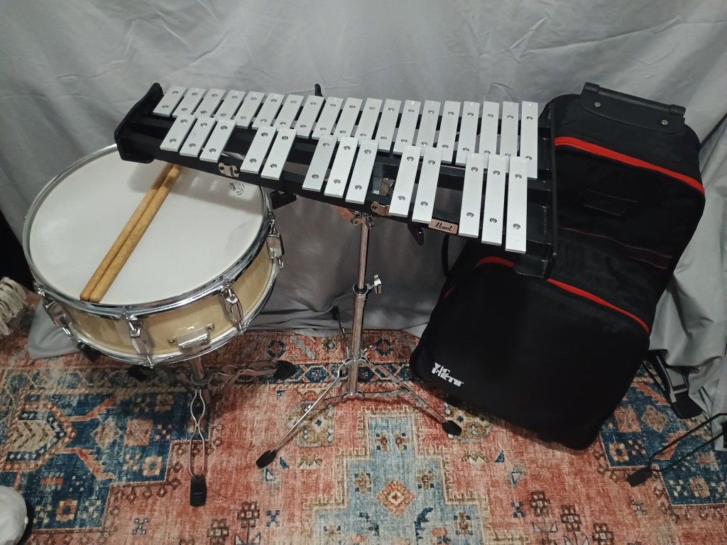 Vic Firth Student Percussion Bell/Snare Kit With Rolling Flight Case