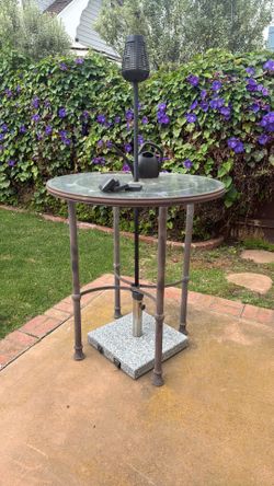 Outdoor table and chairs