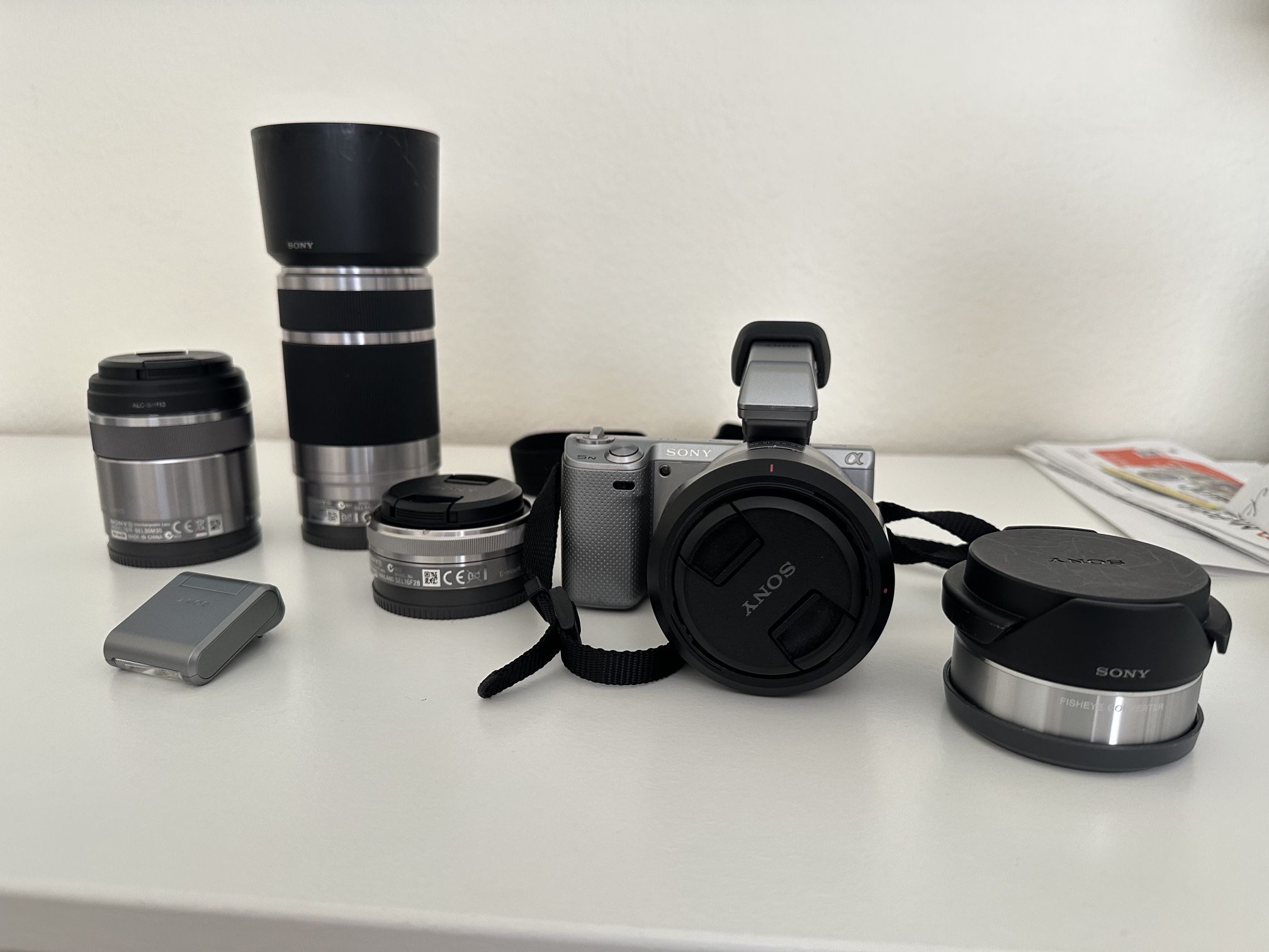 Sony Nex5n Compact Dslr Camera Bundle
