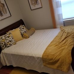 Queen Size Bed With Matress